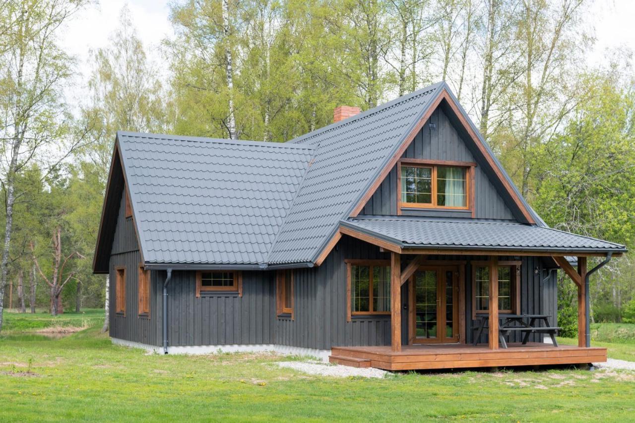 Brivdienu Maja Vejini Straupe Luaran gambar
